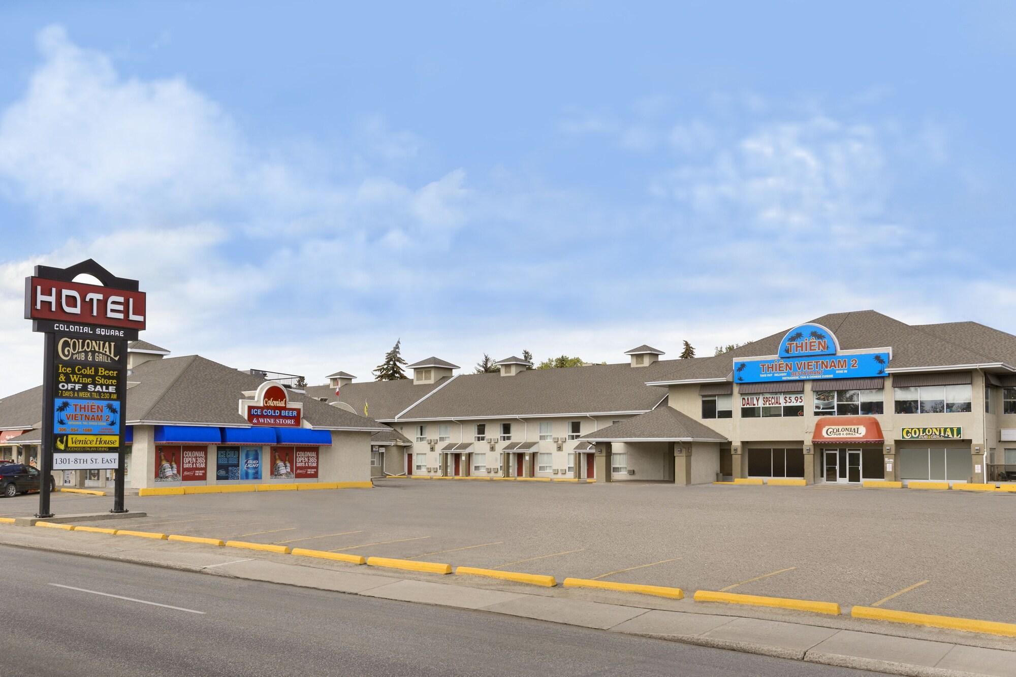 Colonial Square Inn & Suites Saskatoon Exterior foto